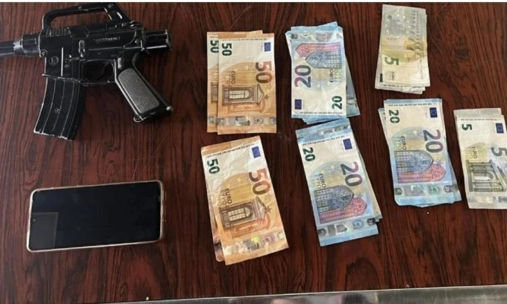 Πέραμα: Αποφυλακίστηκε πριν 40 ημέρες και με ένα πολεμικό τυφέκιο λήστεψε 2 Φαρμακεία σε μια μέρα